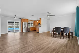 257 SW Thornhill Dr, Port Saint Lucie, FL 34984 - Photo 4