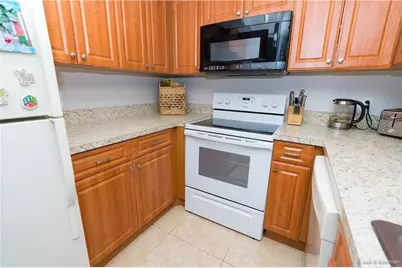 2169 Champions Way #2169, North Lauderdale, FL 33068 - Photo 2