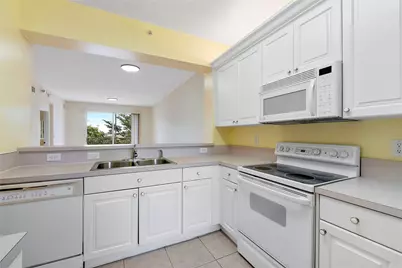 7765 Yardley Drive #403, Tamarac, FL 33321 - Photo 4