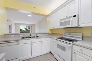 7765 Yardley Dr, Tamarac, FL 33321 - Photo 4