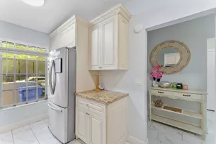 5380 Lakewood Cir S, Margate, FL 33063 - Photo 12