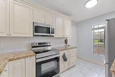 5380 Lakewood Circle S #B, Margate, FL 33063 - Photo 10
