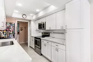 5480 N Ocean Dr, Singer Island, FL 33404 - Photo 22