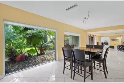 5104 White Oak Lane E, Tamarac, FL 33319 - Photo 38