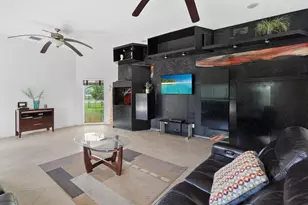 5104 White Oak Ln E, Tamarac, FL 33319 - Photo 32
