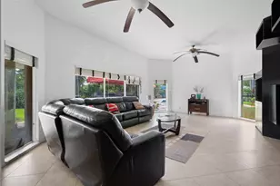 5104 White Oak Ln E, Tamarac, FL 33319 - Photo 30