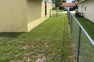 8461 Theresa Rd, Boynton Beach, FL 33472 - Photo 4