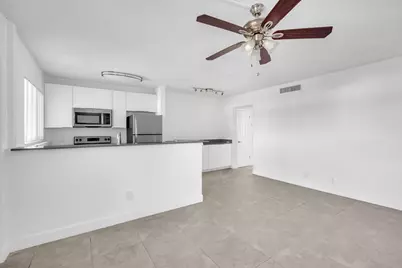 450 W Camino Real, Boca Raton, FL 33432 - Photo 4
