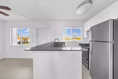450 W Camino Real, Boca Raton, FL 33432 - Photo 8