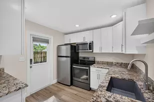 2425 Niki Jo Ln, Palm Beach Gardens, FL 33410 - Photo 12