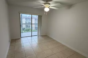 700 Village Green Ct, Palm Springs, FL 33461 - Photo 22