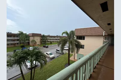 700 Village Green Court #314, Palm Springs, FL 33461 - Photo 6