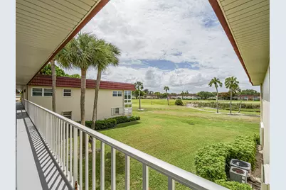 27 Pine Arbor Lane #205, Vero Beach, FL 32962 - Photo 2