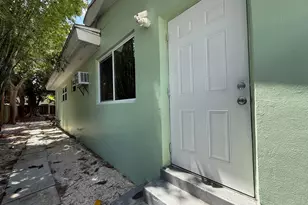 900 SE 12th St, Fort Lauderdale, FL 33316 - Photo 2