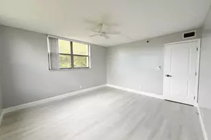 3300 W Rolling Hills Cir, Davie, FL 33328 - Photo 8