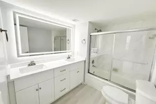 3300 W Rolling Hills Cir, Davie, FL 33328 - Photo 6
