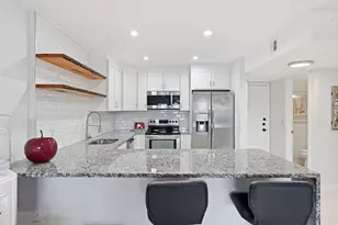 1516 S Lakeside Dr, Lake Worth Beach, FL 33460 - Photo 10