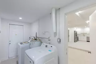 31 NE 28th Ct, Wilton Manors, FL 33334 - Photo 14
