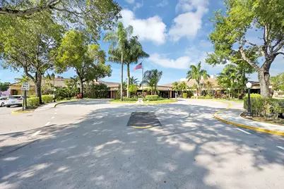 9841 Sunrise Lakes Boulevard #310, Sunrise, FL 33322 - Photo 2