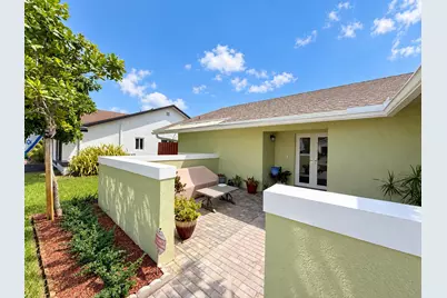 7482 NW 48th Place, Lauderhill, FL 33319 - Photo 4