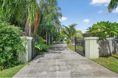 6225 Pine Drive #Cottage, Lake Worth, FL 33462 - Photo 2