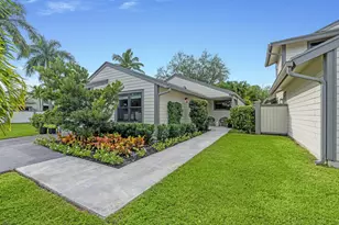 2474 Bedford Mews Dr, Wellington, FL 33414 - Photo 2