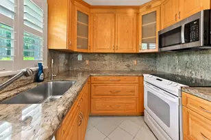 129 Waterford F, Delray Beach, FL 33446 - Photo 4