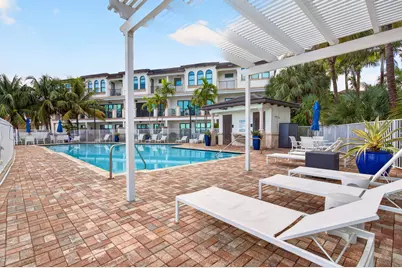 608 Windward Circle S, Boynton Beach, FL 33435 - Photo 2