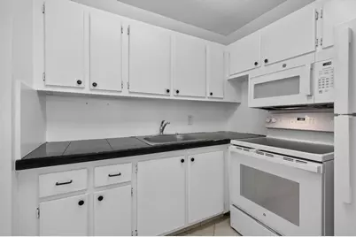 79 Chatham D, West Palm Beach, FL 33417 - Photo 8