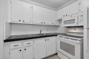 79 Chatham D, West Palm Beach, FL 33417 - Photo 8