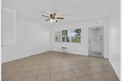 79 Chatham D, West Palm Beach, FL 33417 - Photo 2