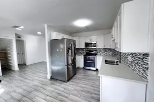 295 Woodland Rd, Palm Springs, FL 33461 - Photo 14