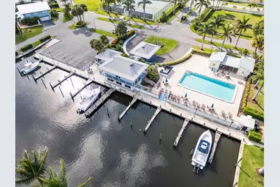 8945 SE Harbor Island Way, Hobe Sound, FL 33455 - Photo 16