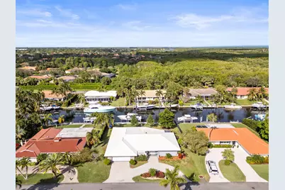 8945 SE Harbor Island Way, Hobe Sound, FL 33455 - Photo 6