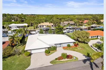 8945 SE Harbor Island Way, Hobe Sound, FL 33455 - Photo 4