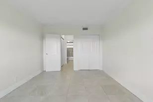 2555 NE 11th St, Fort Lauderdale, FL 33304 - Photo 24