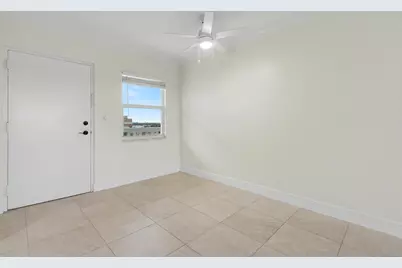 2555 NE 11th Street #906, Fort Lauderdale, FL 33304 - Photo 2