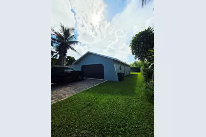 12758 Guilford Circle, Wellington, FL 33414 - Photo 2