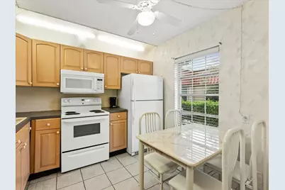 341 A Covered Bridge Boulevard, Lake Worth, FL 33467 - Photo 10