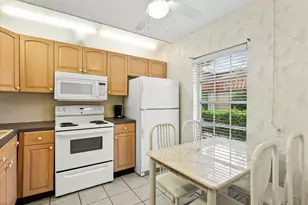 341 A Covered Bridge Blvd, Lake Worth, FL 33467 - Photo 10