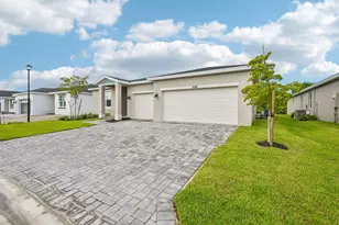 5591 Hampton Park Cir, Vero Beach, FL 32966 - Photo 4