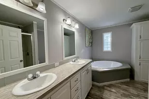 755 Ridgewood Dr, West Palm Beach, FL 33405 - Photo 18