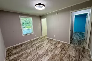 755 Ridgewood Dr, West Palm Beach, FL 33405 - Photo 16