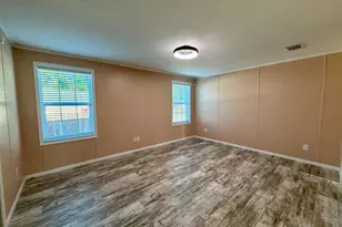 755 Ridgewood Dr, West Palm Beach, FL 33405 - Photo 4