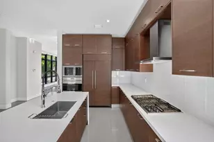 8243 NW 48th St, Doral, FL 33166 - Photo 22