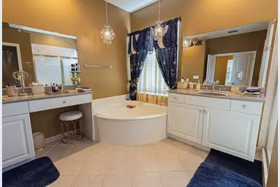11427 SW Kingslake Circle, Port Saint Lucie, FL 34987 - Photo 16
