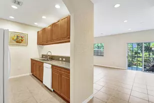 852 NW 9th St, Hallandale Beach, FL 33009 - Photo 6