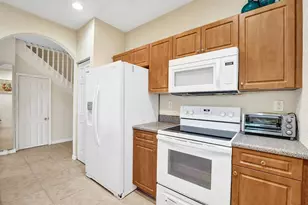 852 NW 9th St, Hallandale Beach, FL 33009 - Photo 10