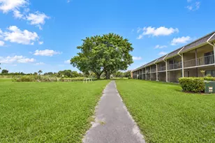 1604 Meadows Cir W, Boynton Beach, FL 33436 - Photo 20
