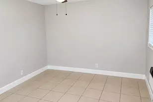 435 NW 41st St, Oakland Park, FL 33309 - Photo 2